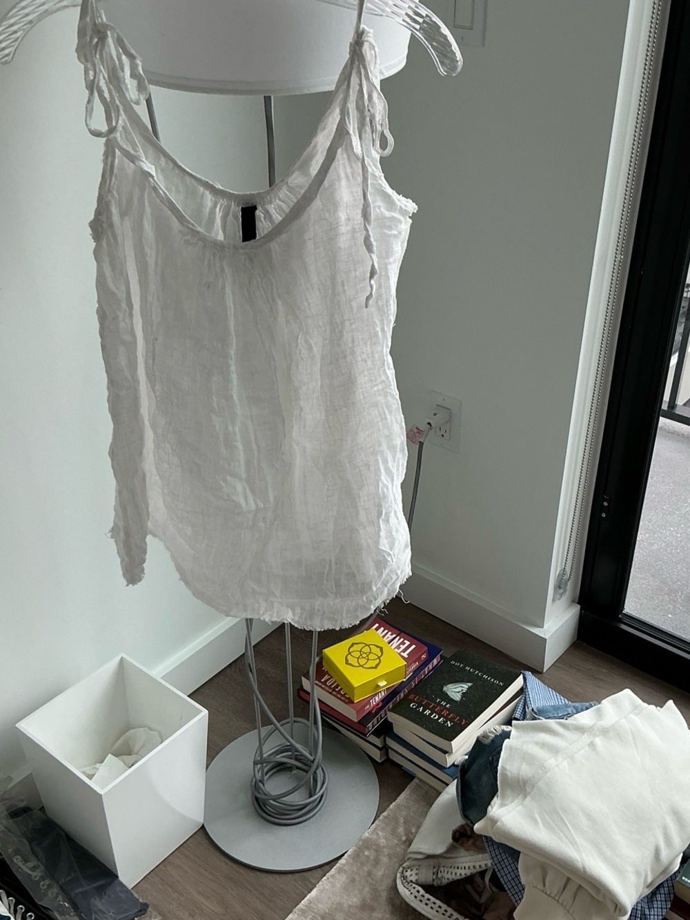 Jaga White Linen Tie-Strap tank